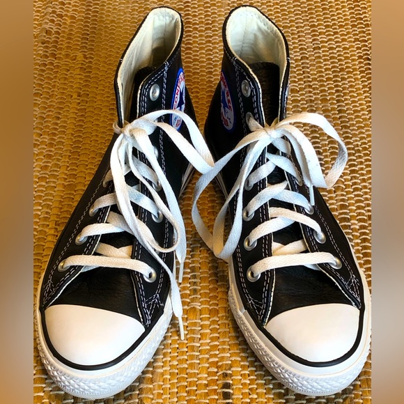 NIB CONVERSE s4.5m/6.5w blk leather Chuck Taylor high tops. A Classic! - Picture 2 of 9